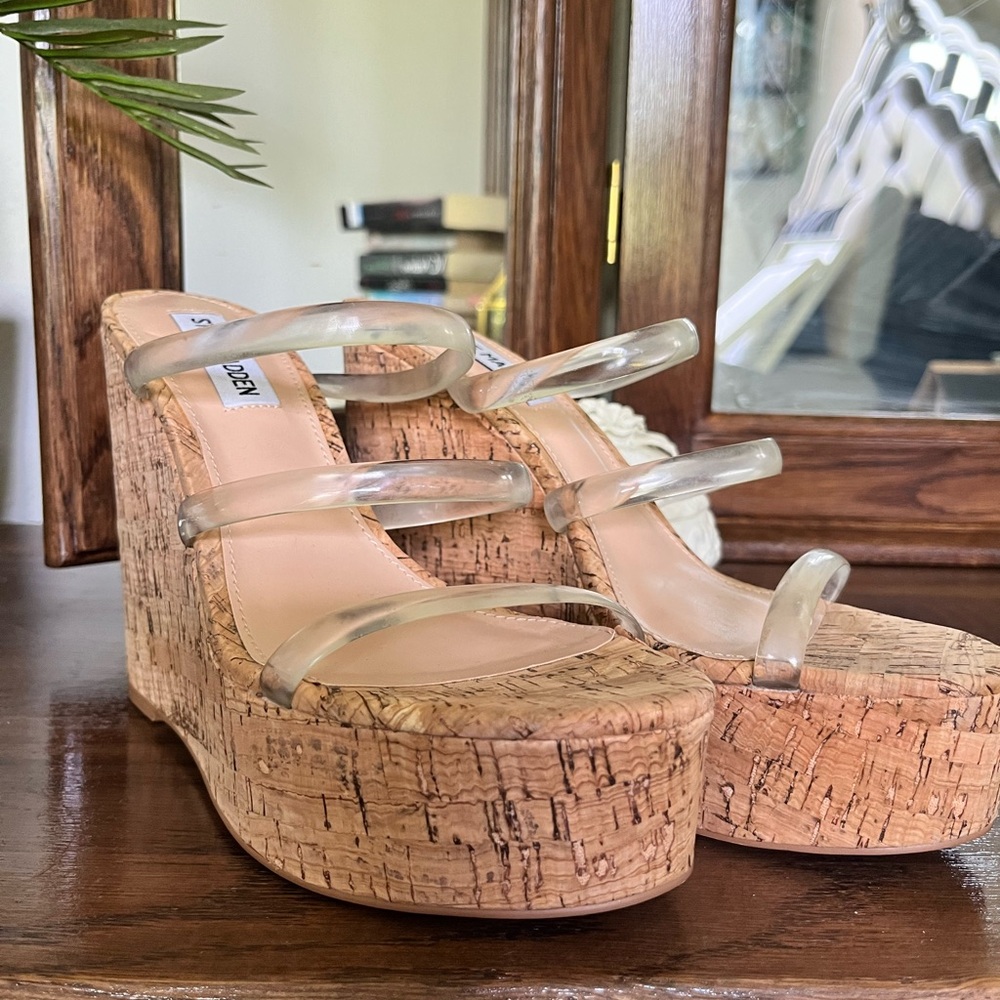Steve Madden Cream Tan Wedge Sandals